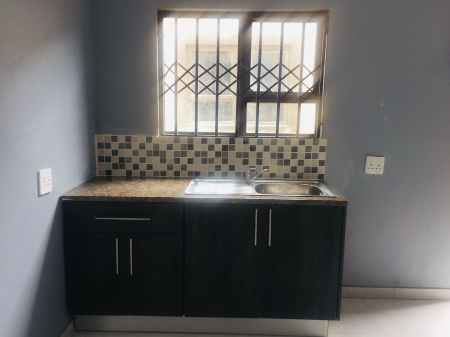9 Bedroom Property for Sale in Eyethu Western Cape